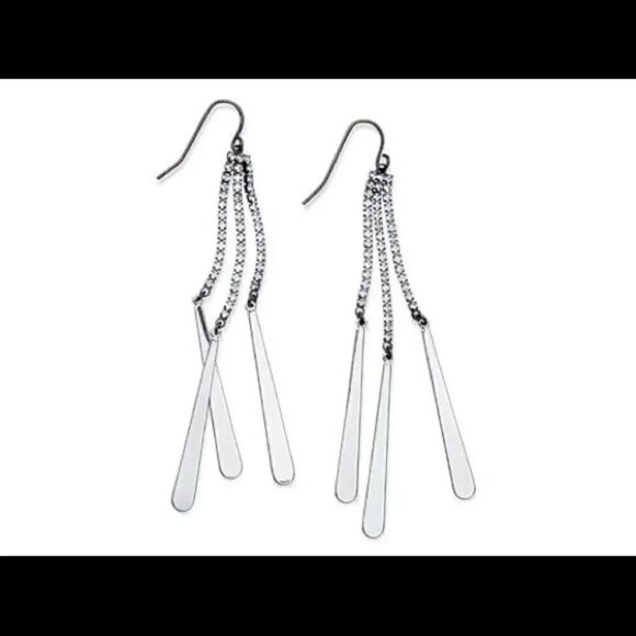NWT Premier Designs Silver Olivia Earrings #1 - Picture 1 of 2